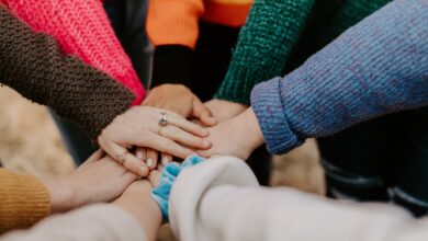 Photo of Bekende personen en hun liefdesleven: wat drijft onze nieuwsgierigheid?